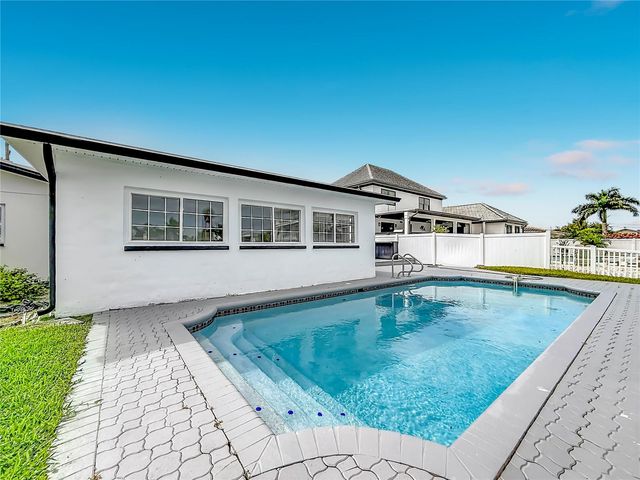 720 CAPRI BOULEVARD, St Petersburg, FL 33706