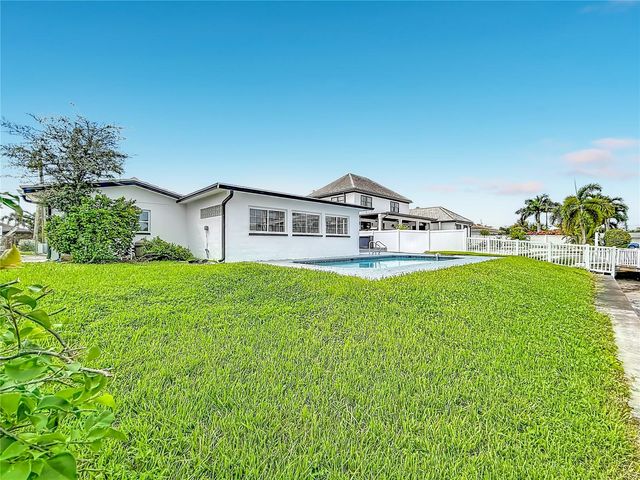720 CAPRI BOULEVARD, St Petersburg, FL 33706