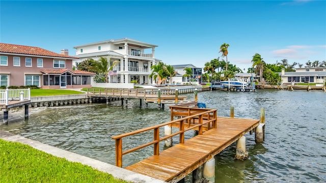 720 CAPRI BOULEVARD, St Petersburg, FL 33706