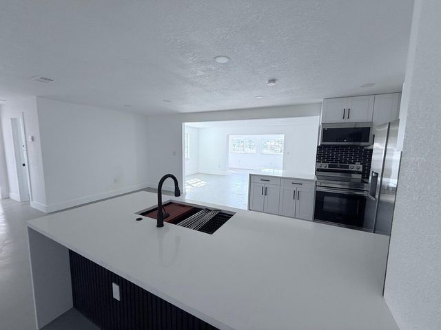 720 CAPRI BOULEVARD, St Petersburg, FL 33706