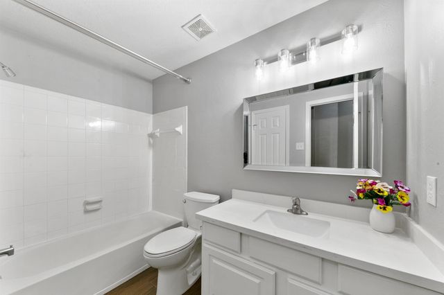 1931 Timber Creek Drive, Missouri City, TX 77459