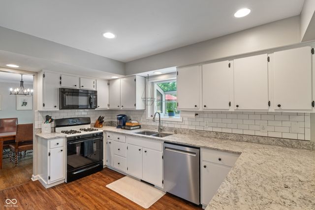 8250 Shadow Circle, Indianapolis, IN 46260