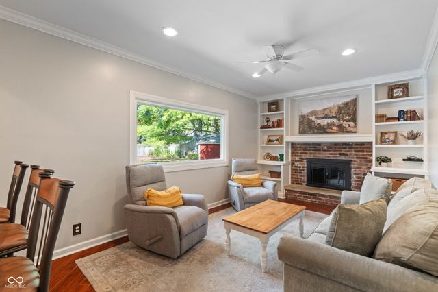 8250 Shadow Circle, Indianapolis, IN 46260