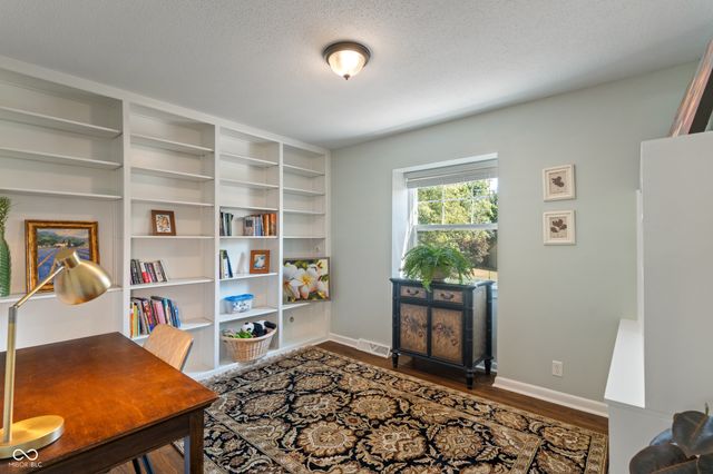 8250 Shadow Circle, Indianapolis, IN 46260