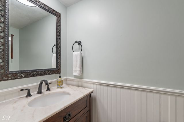 8250 Shadow Circle, Indianapolis, IN 46260