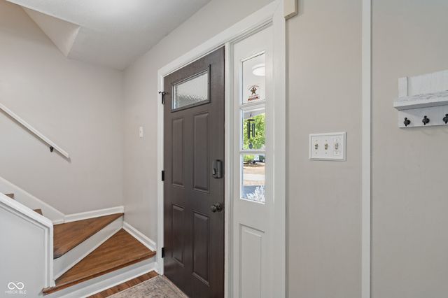 8250 Shadow Circle, Indianapolis, IN 46260