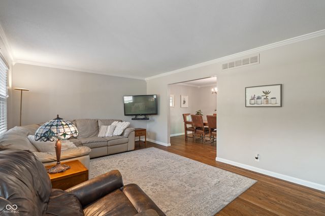 8250 Shadow Circle, Indianapolis, IN 46260