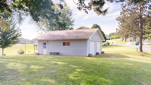 N17088 E Orchard Lane, Galesville, WI 54630