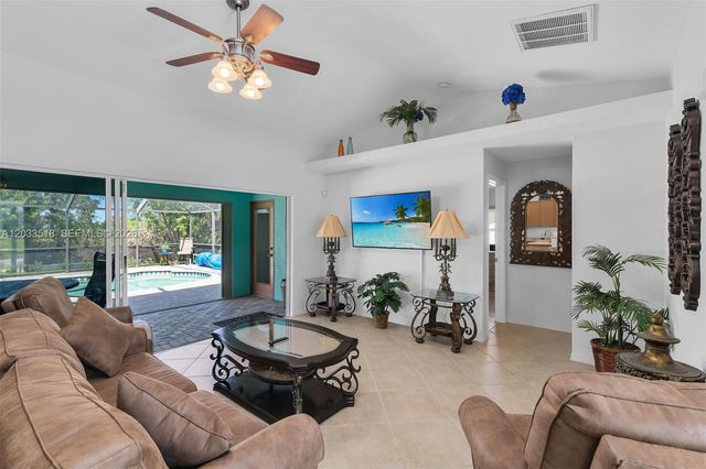 2009 SW 36th Ter, Cape Coral, FL 33914