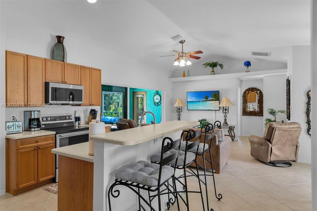 2009 SW 36th Ter, Cape Coral, FL 33914