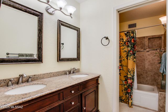 8271 N Oracle Rd Apt 252, Tucson, AZ 85704