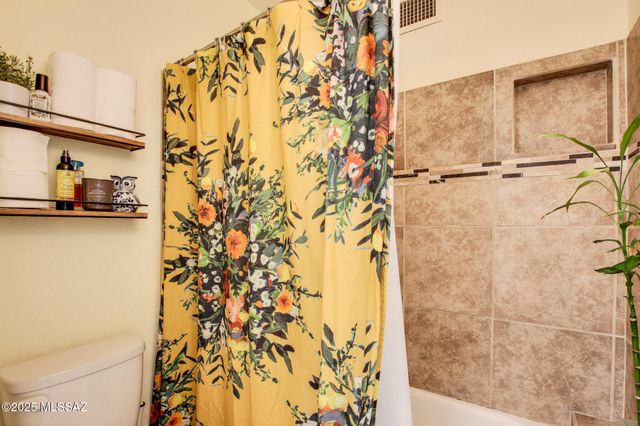 8271 N Oracle Rd Apt 252, Tucson, AZ 85704