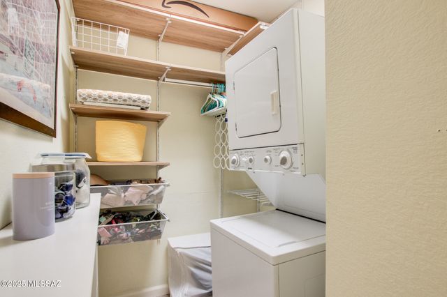 8271 N Oracle Rd Apt 252, Tucson, AZ 85704