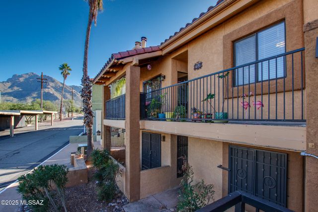 8271 N Oracle Rd Apt 252, Tucson, AZ 85704