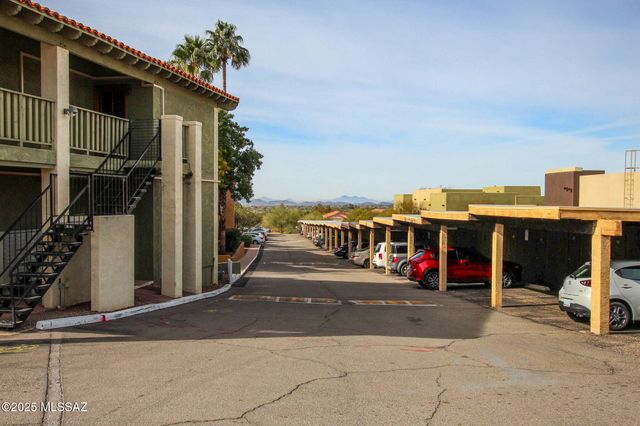 8271 N Oracle Rd Apt 252, Tucson, AZ 85704