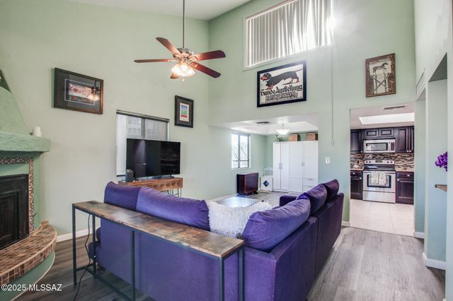 8271 N Oracle Rd Apt 252, Tucson, AZ 85704