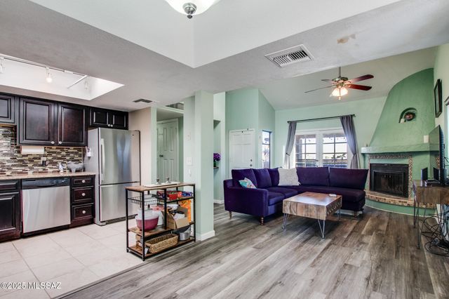 8271 N Oracle Rd Apt 252, Tucson, AZ 85704