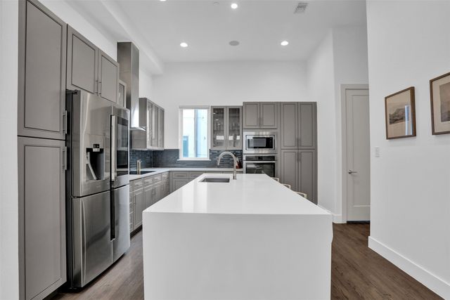 3816 Roseland Avenue C300, Dallas, TX 75204