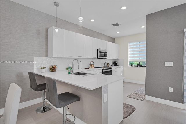 4608 NW 83rd Pkwy 0, Doral, FL 33166