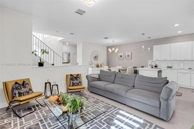 4608 NW 83rd Pkwy 0, Doral, FL 33166