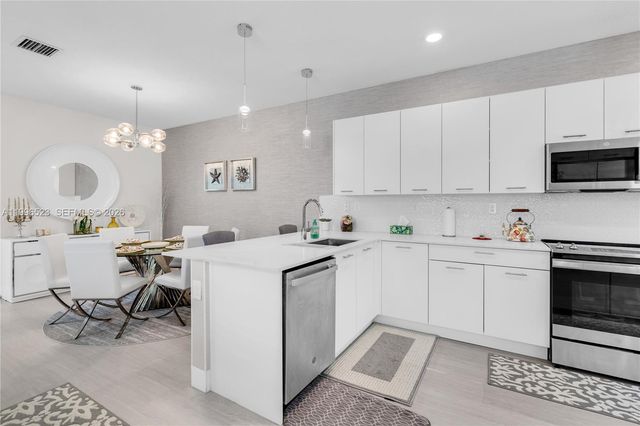 4608 NW 83rd Pkwy 0, Doral, FL 33166