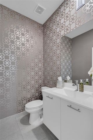 4608 NW 83rd Pkwy 0, Doral, FL 33166