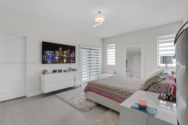 4608 NW 83rd Pkwy 0, Doral, FL 33166