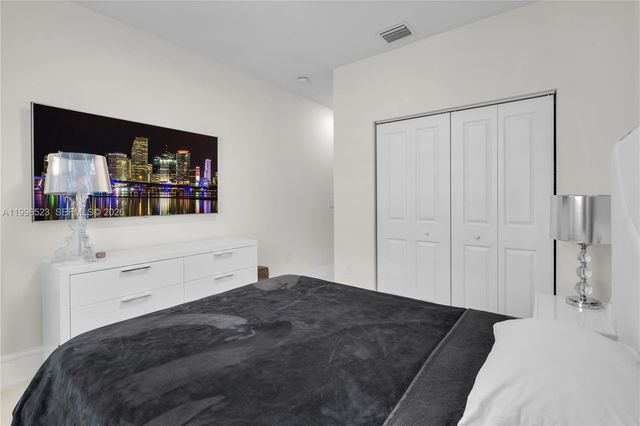 4608 NW 83rd Pkwy 0, Doral, FL 33166