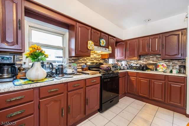 8312 1St Ave, North Bergen Twp., NJ 07047
