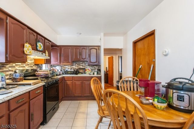 8312 1St Ave, North Bergen Twp., NJ 07047