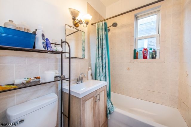8312 1St Ave, North Bergen Twp., NJ 07047