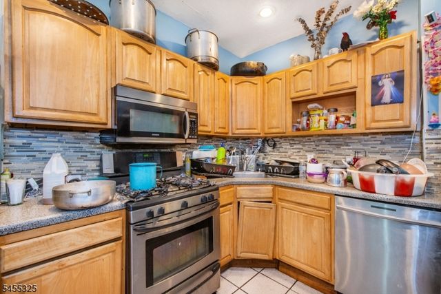 8312 1St Ave, North Bergen Twp., NJ 07047