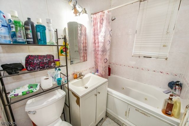 8312 1St Ave, North Bergen Twp., NJ 07047
