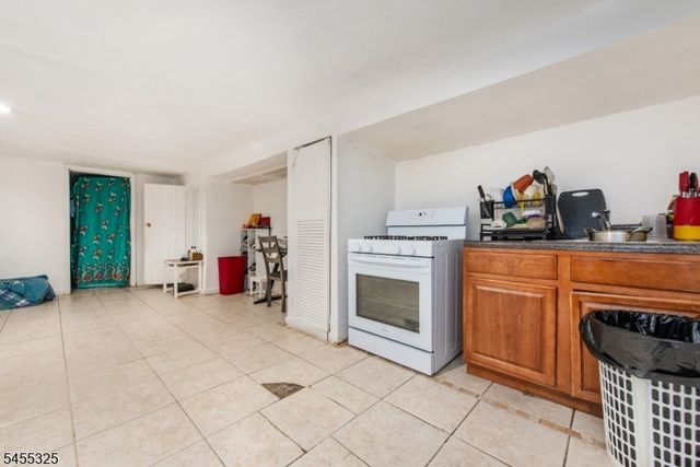 8312 1St Ave, North Bergen Twp., NJ 07047