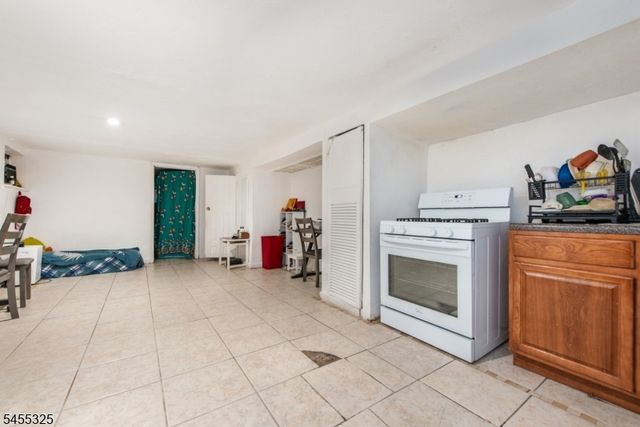 8312 1St Ave, North Bergen Twp., NJ 07047