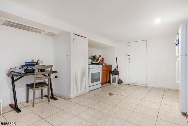 8312 1St Ave, North Bergen Twp., NJ 07047