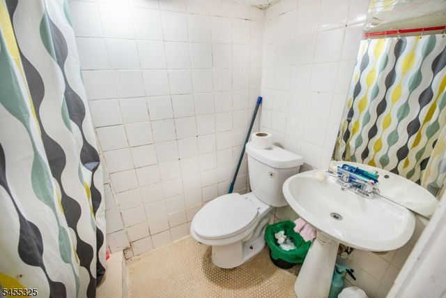 8312 1St Ave, North Bergen Twp., NJ 07047
