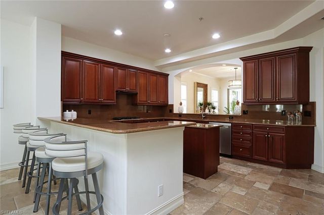 2868 Tiburon BLVD E 102, Naples, FL 34109