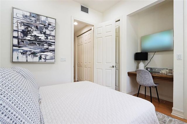 2868 Tiburon BLVD E 102, Naples, FL 34109