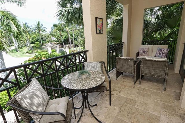 2868 Tiburon BLVD E 102, Naples, FL 34109