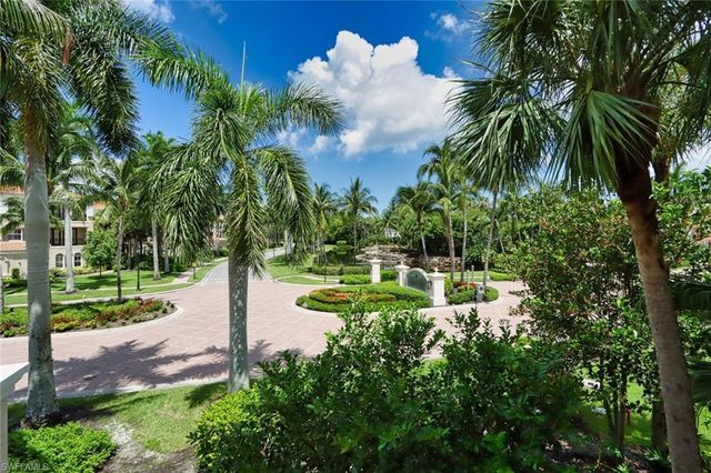 2868 Tiburon BLVD E 102, Naples, FL 34109