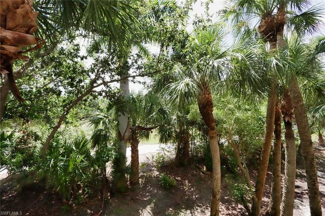 2868 Tiburon BLVD E 102, Naples, FL 34109