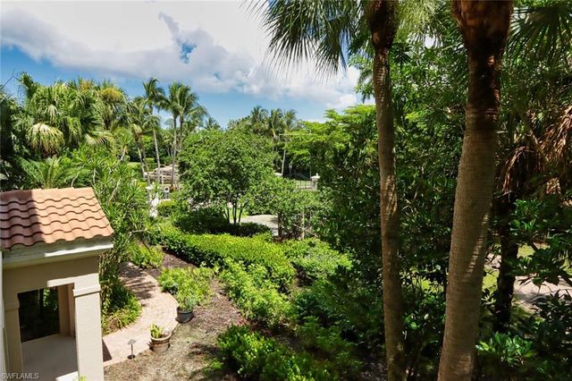 2868 Tiburon BLVD E 102, Naples, FL 34109