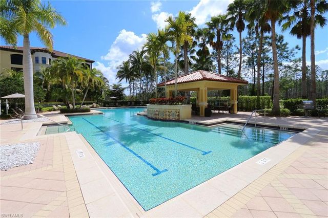 2868 Tiburon BLVD E 102, Naples, FL 34109