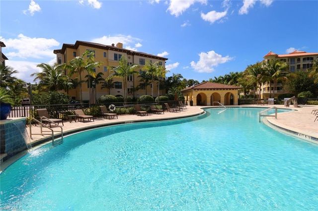 2868 Tiburon BLVD E 102, Naples, FL 34109