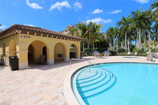 2868 Tiburon BLVD E 102, Naples, FL 34109