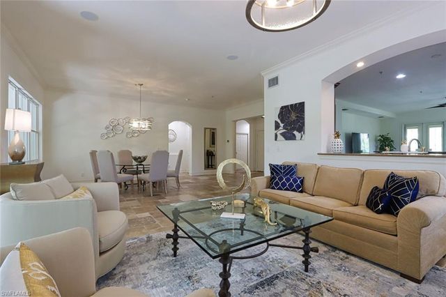 2868 Tiburon BLVD E 102, Naples, FL 34109