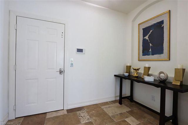 2868 Tiburon BLVD E 102, Naples, FL 34109