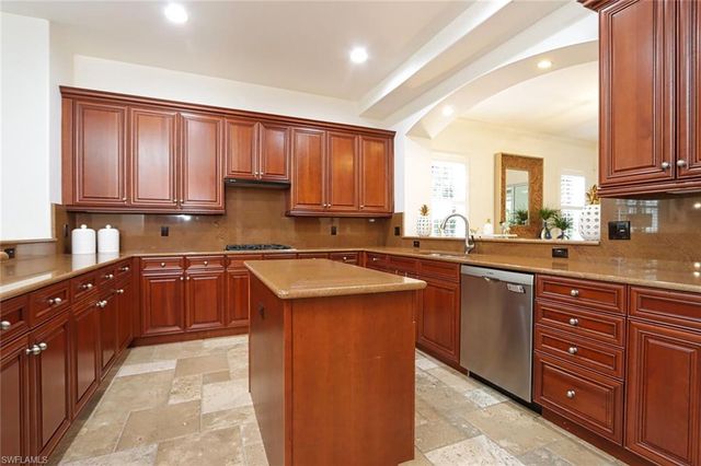 2868 Tiburon BLVD E 102, Naples, FL 34109