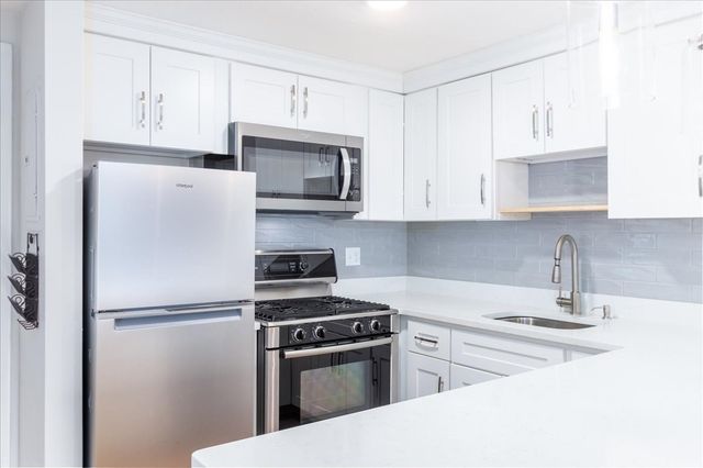 29 Harvard Ave. 37, Medford, MA 02155